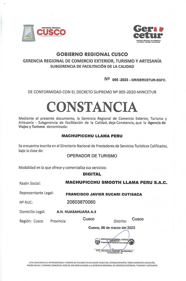 Machupicchu llama peru